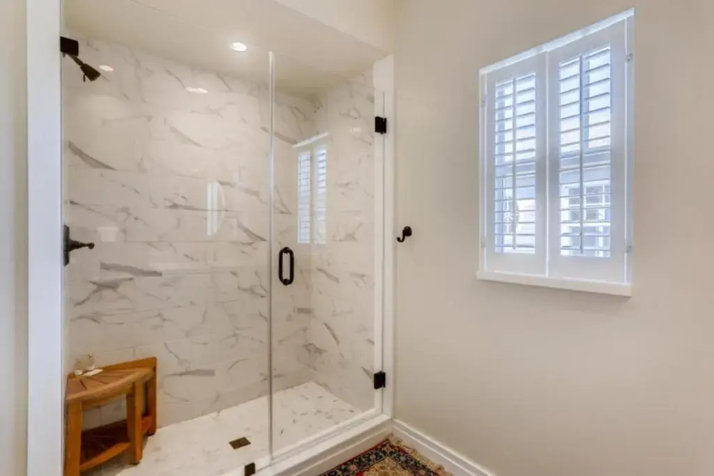 The Pink House - Bask in Style Steps from the Convention Center