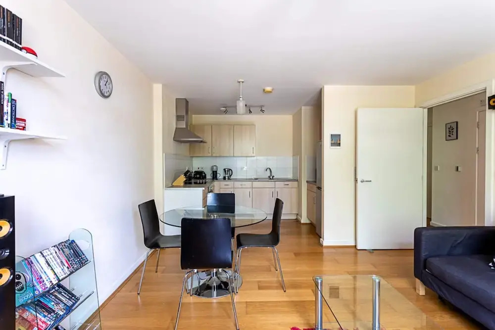 Modern 1 Bedroom Apartment in West London