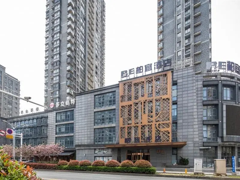 Meixu L Hotel (Zhenjiang Suning Plaza Xijindu Branch)