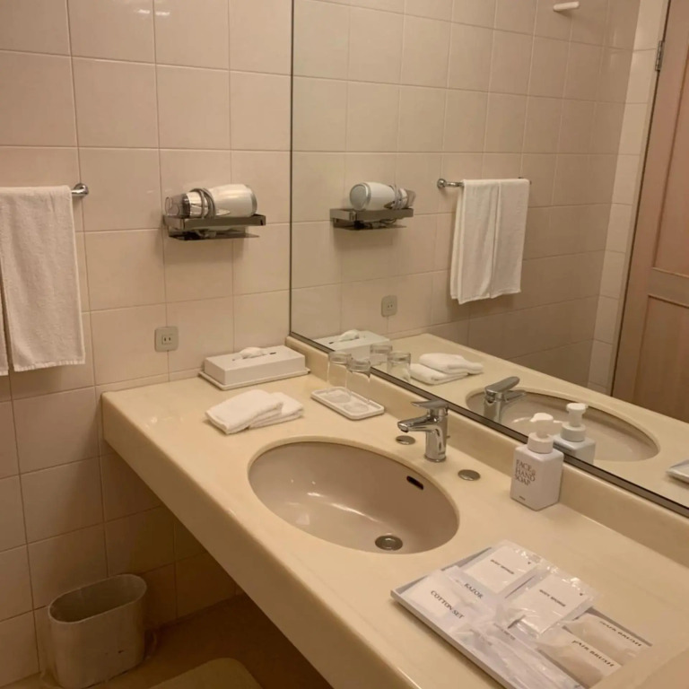Luke Plaza Hotel