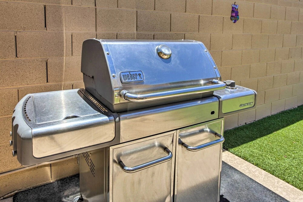 Snowbird Haven w/ Pool! 11 Mi to Dtwn Phoenix