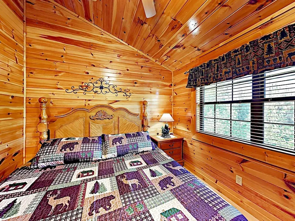 1268 Sevierville - 4 Br Cabin