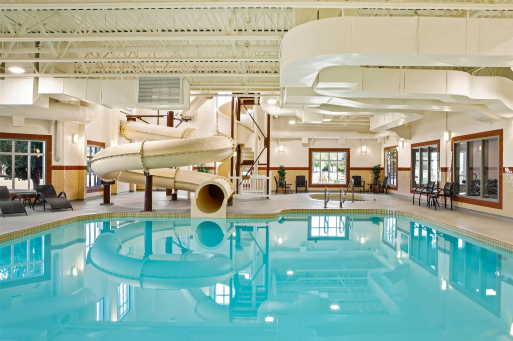 Ramada by Wyndham Drumheller Hotel & Suites
