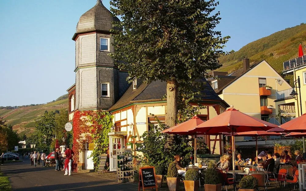 Lovely Modern Apartment, Near the Mosel, Shops and Restaurants