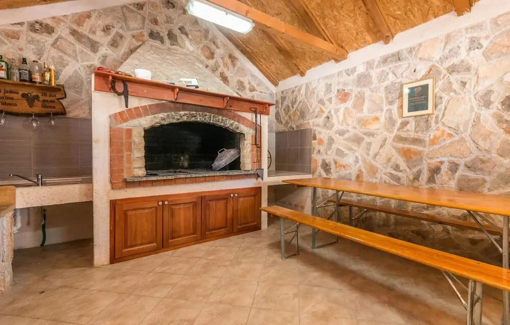 Gorgeous Home In Donje Rastane