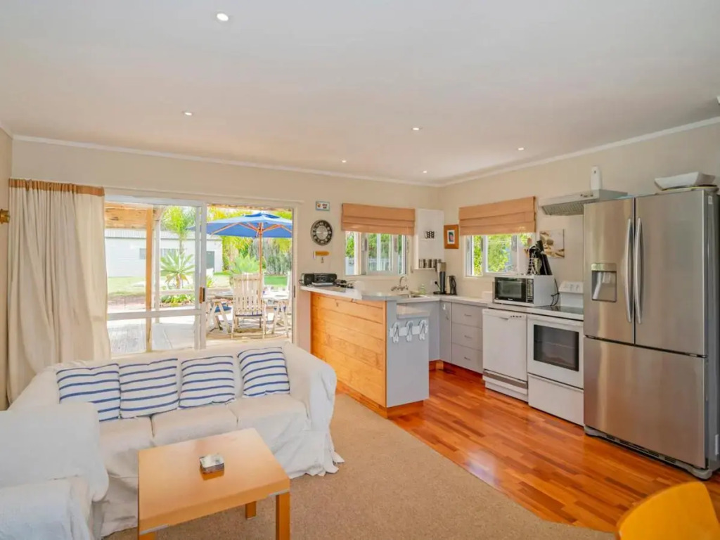 Oysters Retreat - Cooks Beach Holiday Home