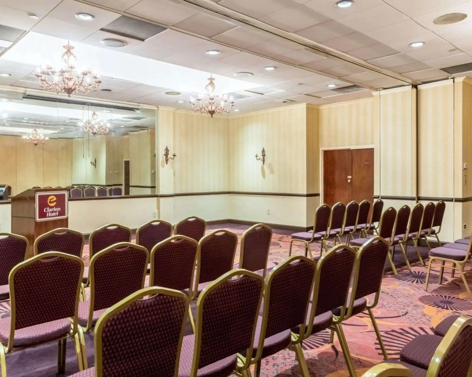 Clarion Hotel Somerset - New Brunswick