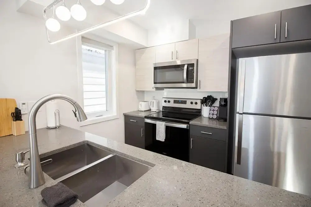 Cheerful 4 Bedrooms Duplex Unit Great Location