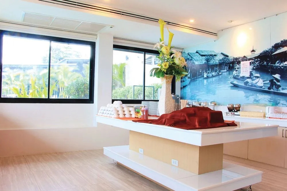 Capital O 1088 Golden Dragon Beach Resort