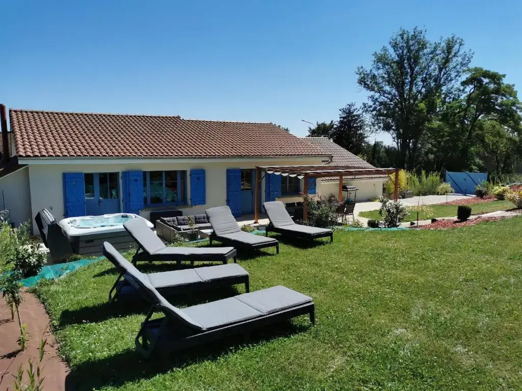 Gîte indépendant avec SPA, jardin, terrain de pétanque, proche vignoble du Champagne à Colombey - FR-1-611-45