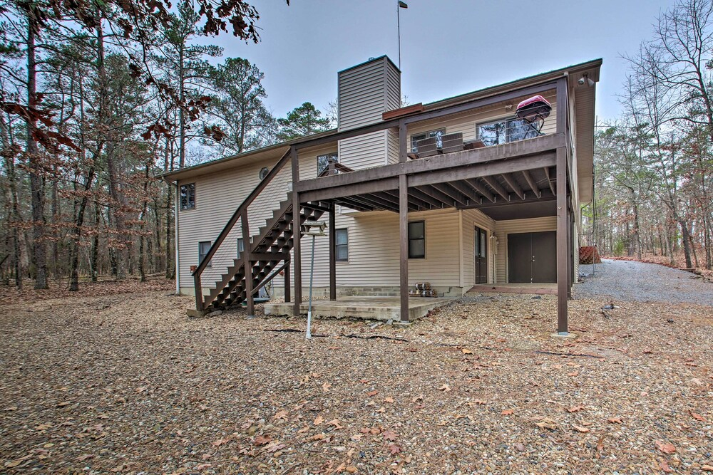 15 Mi to Hot Springs Natl Park: Home w/ Fire Pit