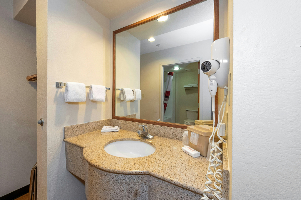 Red Roof Inn & Suites Biloxi - Ocean Springs