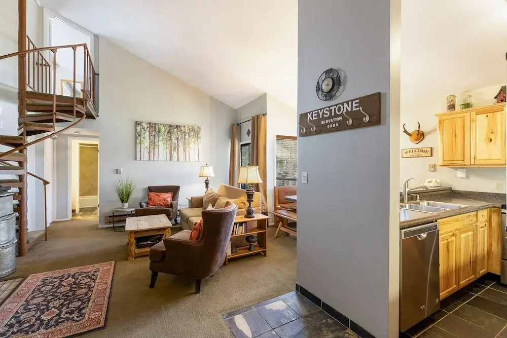 1219 Flying Dutchman 2 Bedroom Condo by Redawning