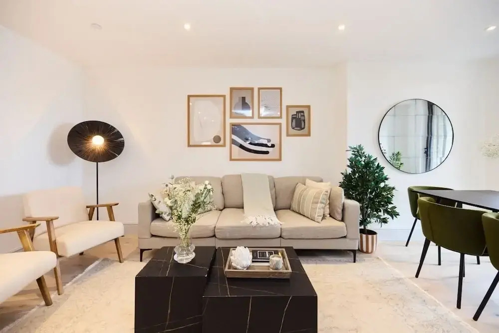 The South Wimbledon Escape - Lovely 3bdr With Balcony