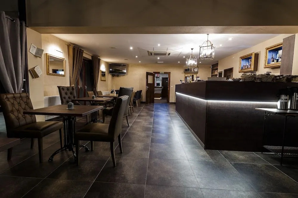 Grand Hotel Senica, Garni