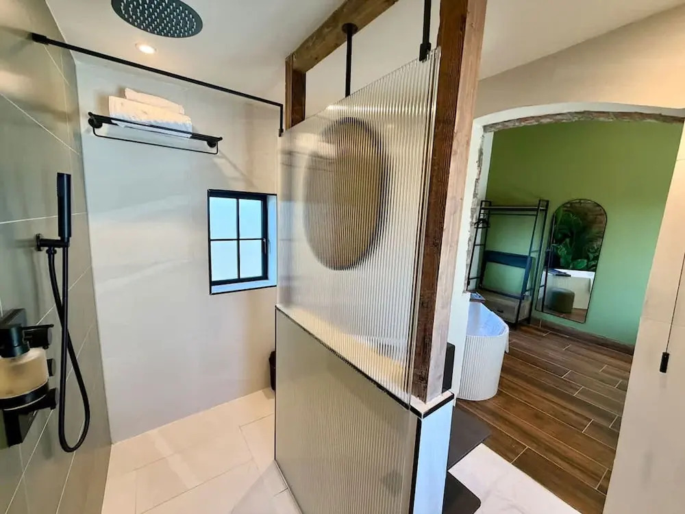 Gold Bath Japandi 2 Apts Bham City Centre