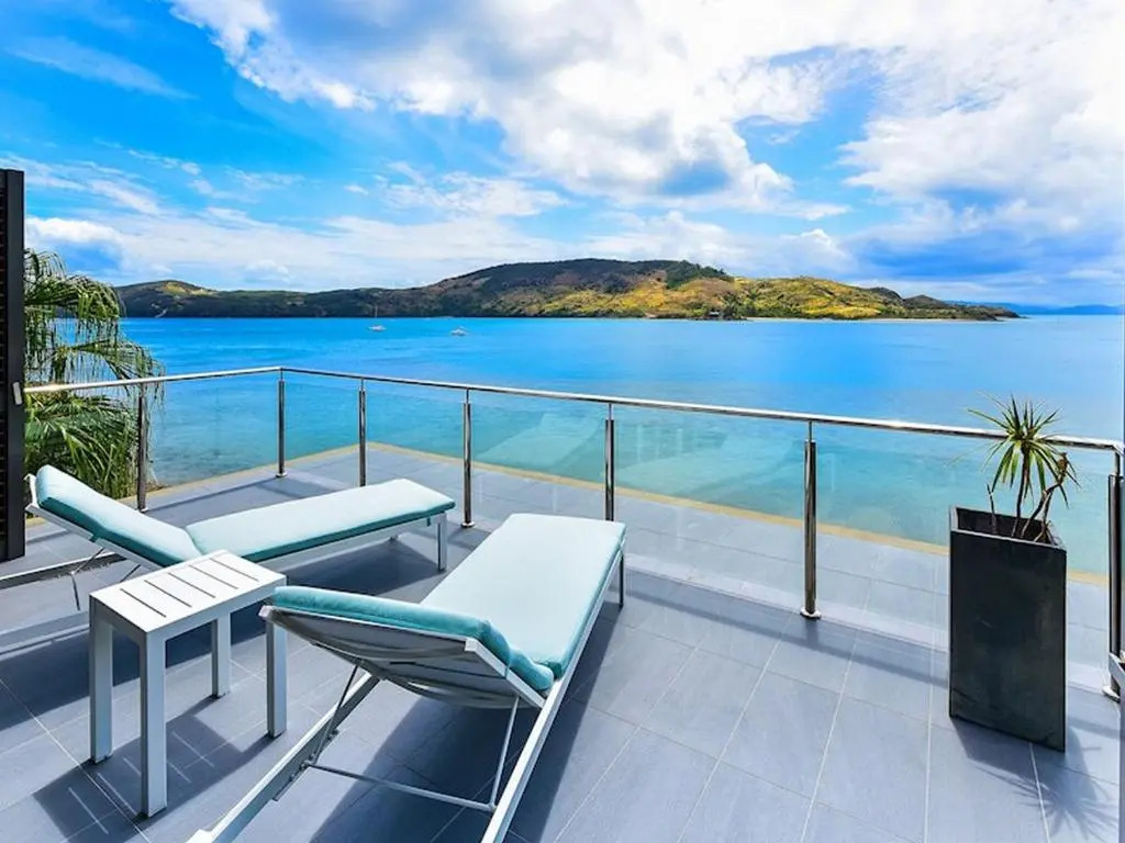 Yacht Club Villas on Hamilton Island by HIHA
