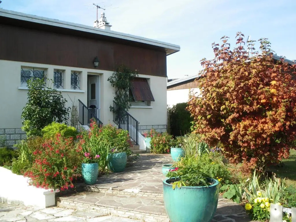 Chambre d'Hôtes - DOUCE NUI-THE