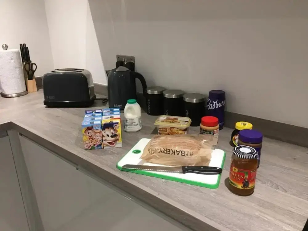 Spacious1br-6guests-walktoshops-fastwifi
