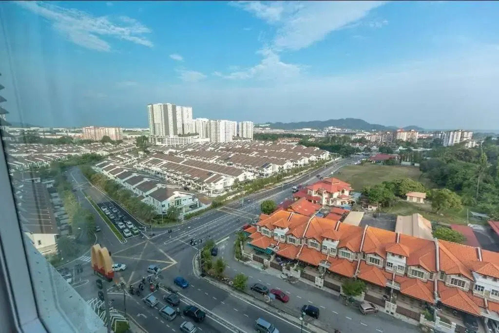 Setia Tri-Suite