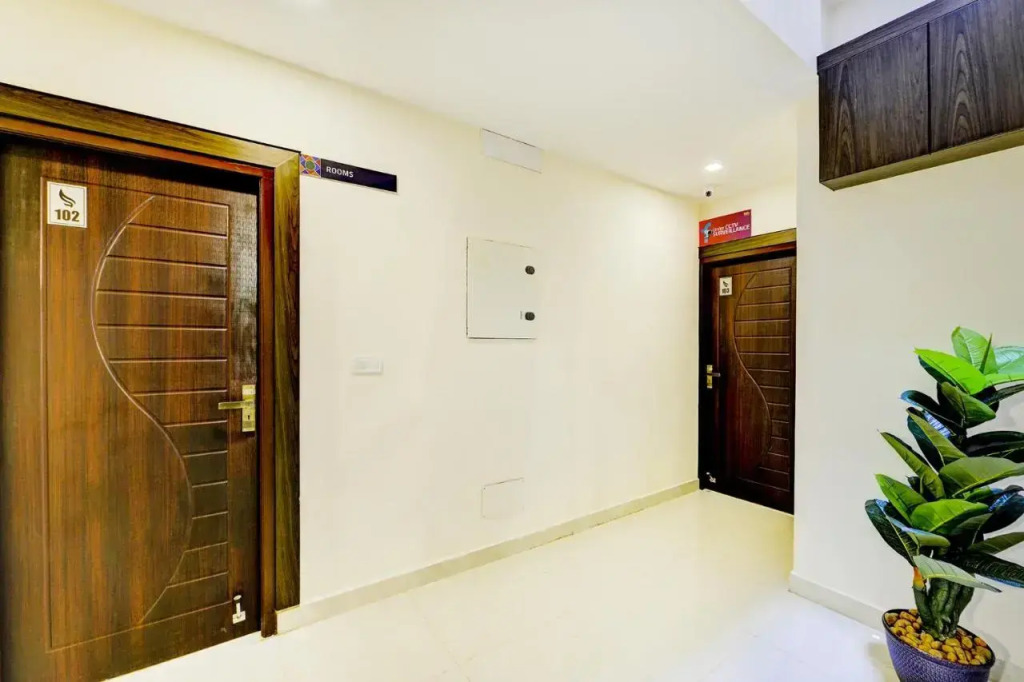 FabHotel Sky Bay Residency