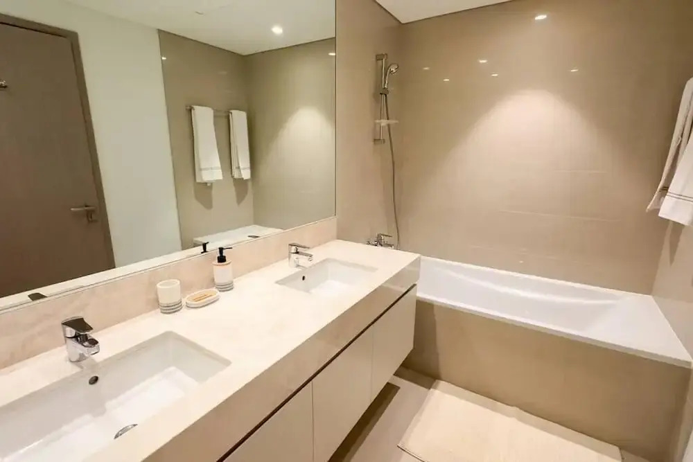 Mh - Stylish 2-bedroom Residence Ref 4100