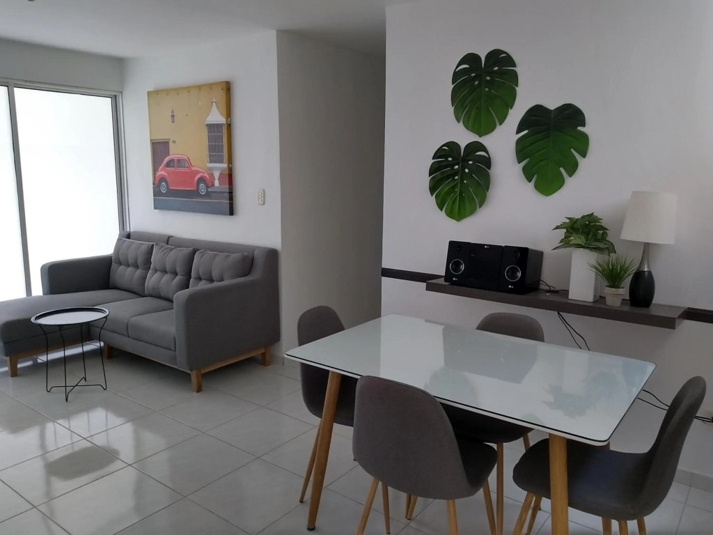 CH2 Comodo apartamento amoblado en condominio RNT 1O8237