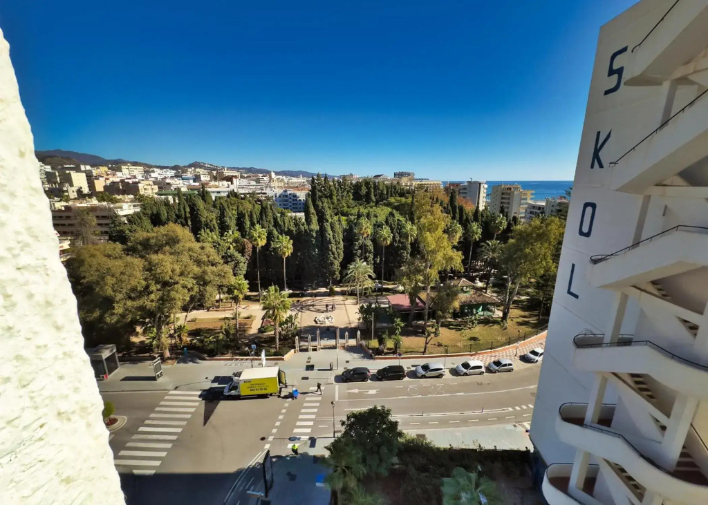 SKOL 933 Fantastic two bedrooms on the 9th floor with amazing sea views