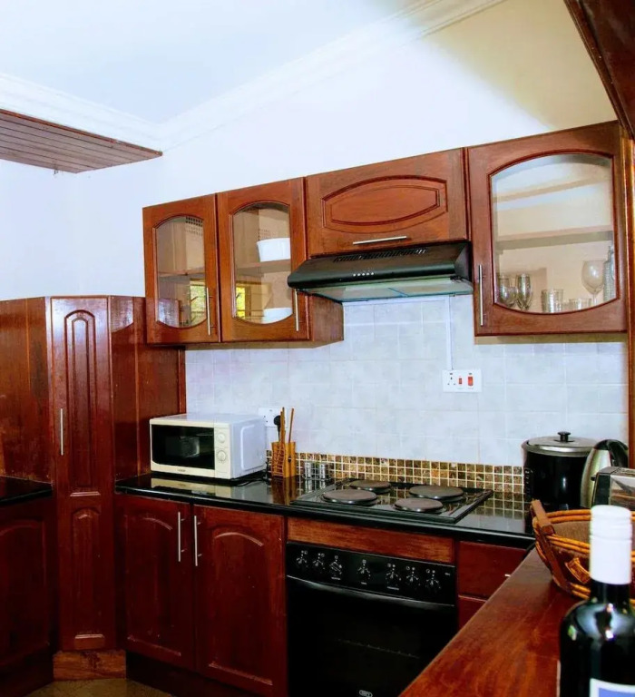 Lush Gardens Apartment 2
