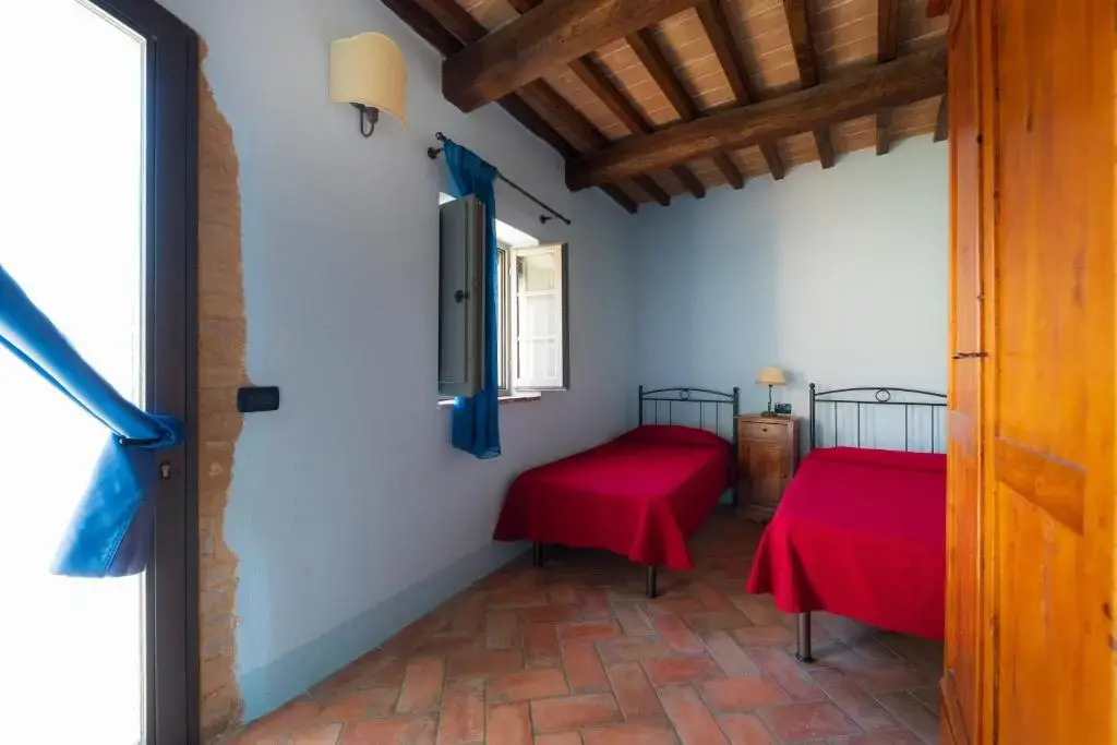 Agriturismo Verniano Five Apartments with Panoramic Pool