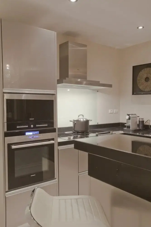 Villa Sarasuz is a 5 Star Luxury Villa Located on the Prestigious Bophut Hill