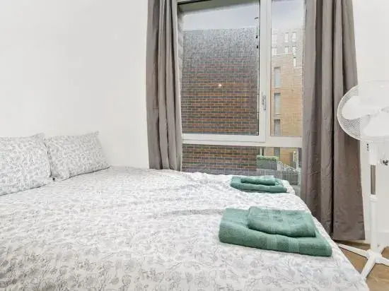 Charming 2 Bedroom Flat in Bromley By Bow