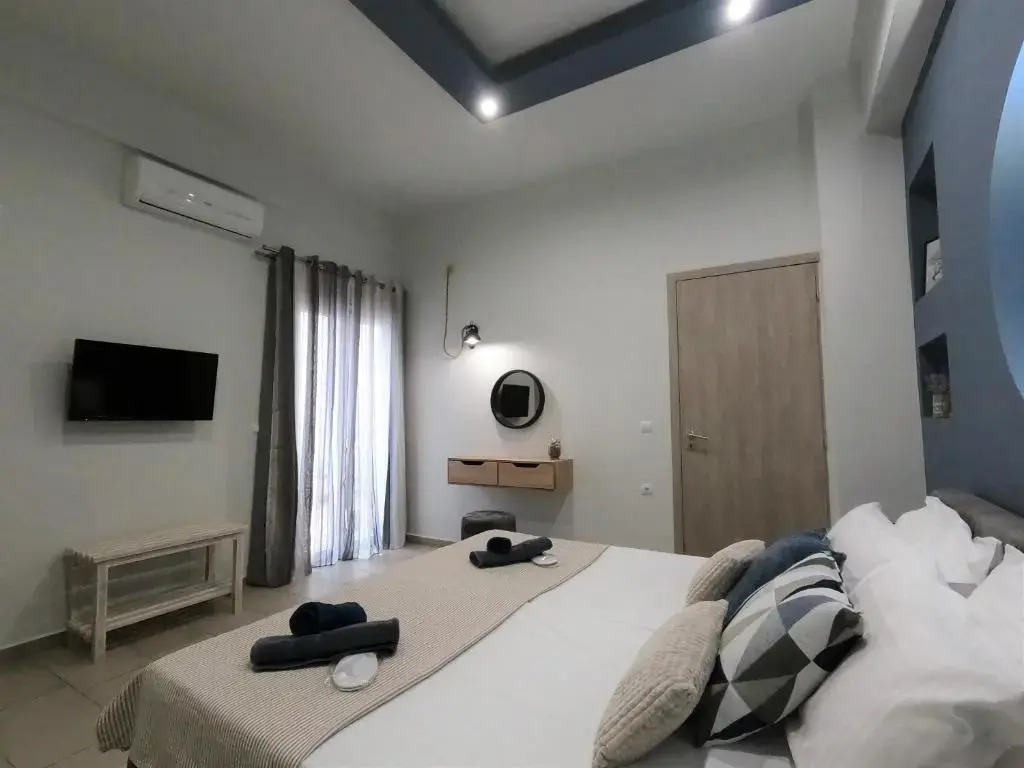 Avra Suites in City center - 50m to Beach