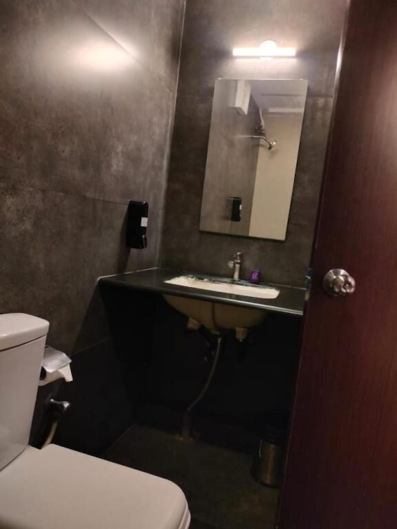 Astra Hotel and Suites Hsr 1st Sector