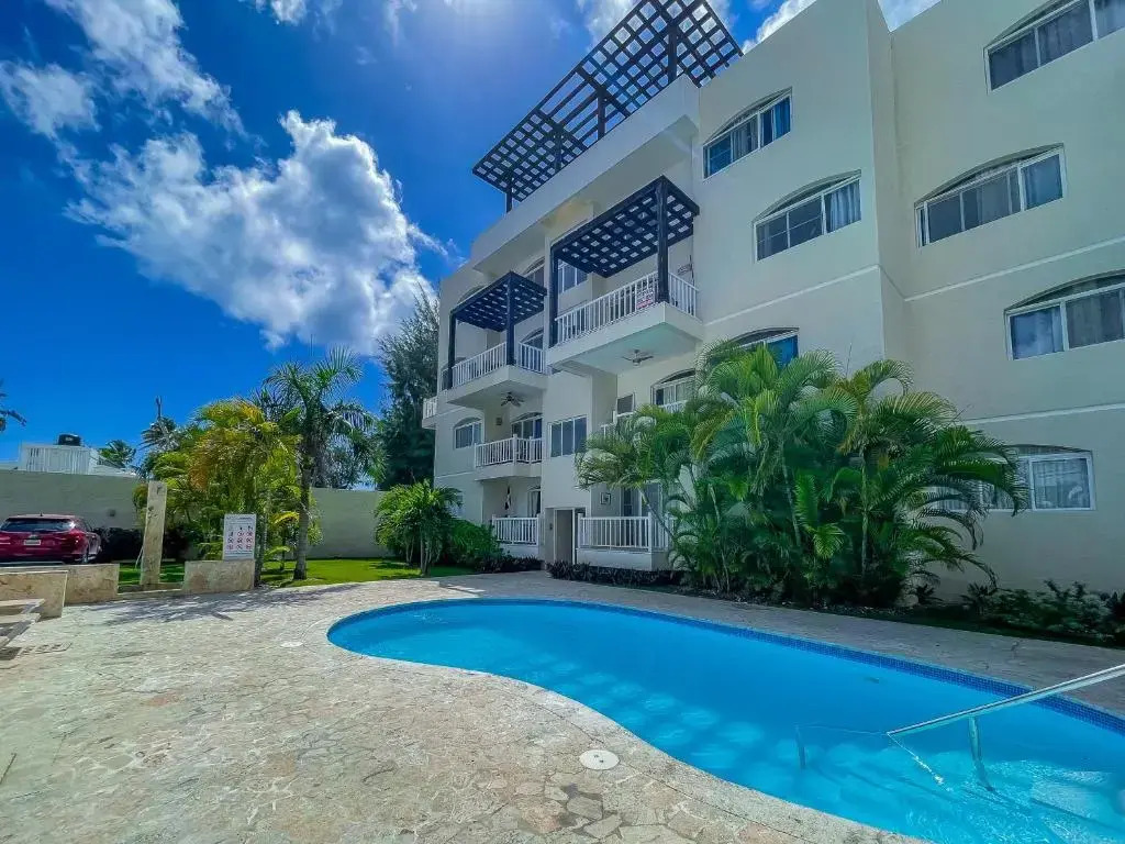Great 2 BR apartment only 30 seconds walking distance from the beach - BRA1