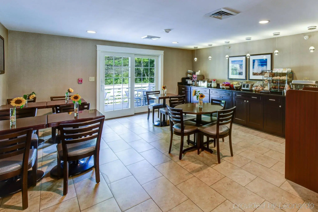 Port Inn & Suites Kennebunk, an Ascend Collection Hotel