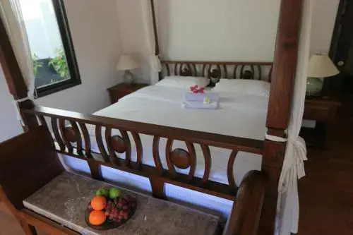 Naiharn Beach Villa