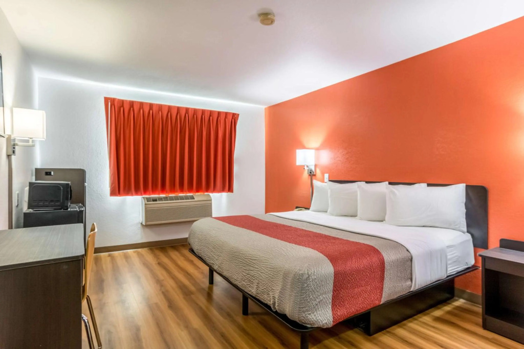 Motel 6-Barkeyville, PA