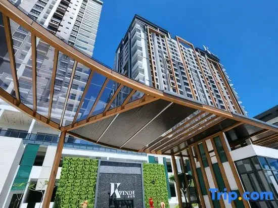Urban Grey Family Room 8-10pax