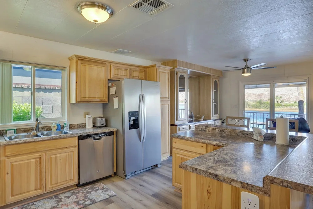 Riverfront Bullhead City House w/ Balcony!