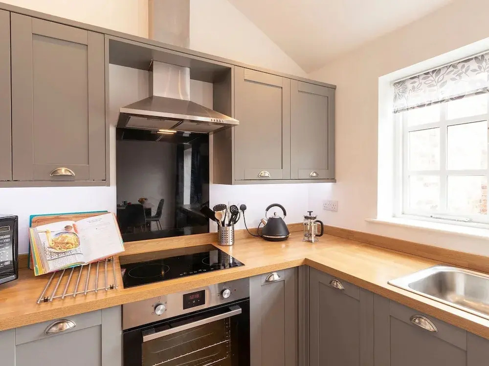 Beautifully Renovated 1880s Coach House With Hot Tub, on Edge of Peak District