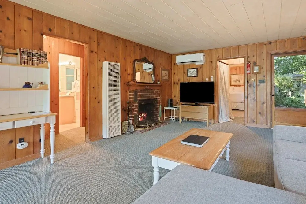 Mirror Pond 2 Bedroom Bungalow by RedAwning