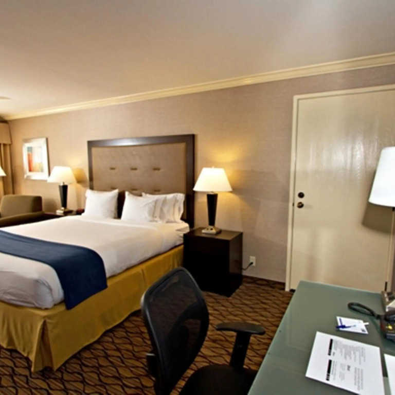 Holiday Inn Express Port Hueneme by IHG
