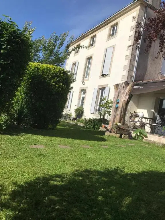Chez Guilem chambre jaune