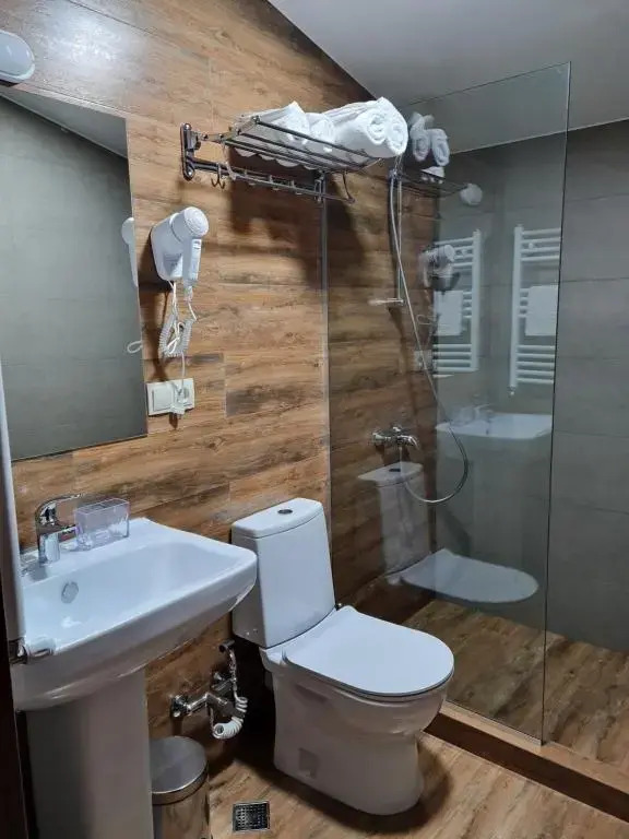 Kazbegi 4U