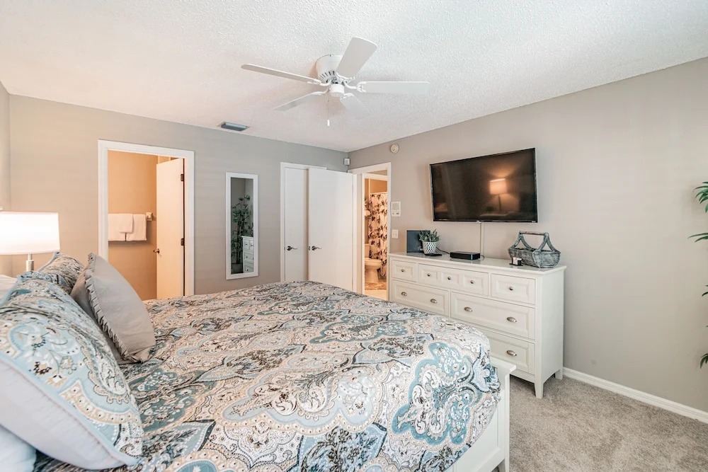 Near Theme Parks! In-Ground 3 BR Pool Home, Sleeps 7, Total Privacy!