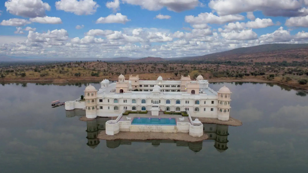 juSTa Lake Nahargarh Palace, Chittorgarh