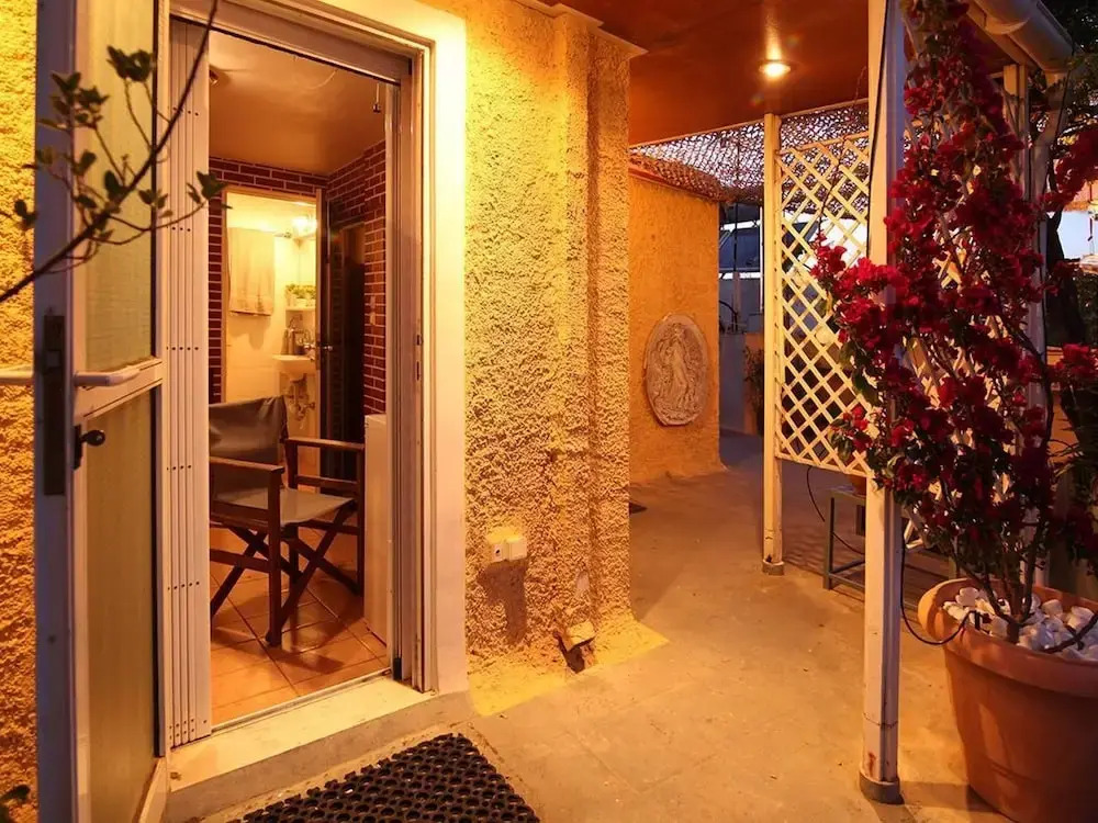 Romantic Apt with Penthouse & Acropolis View