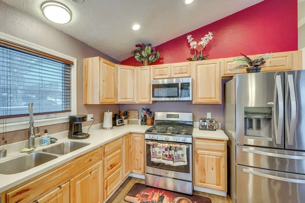 Heart of Anchorage! Home Near Shops & Eats