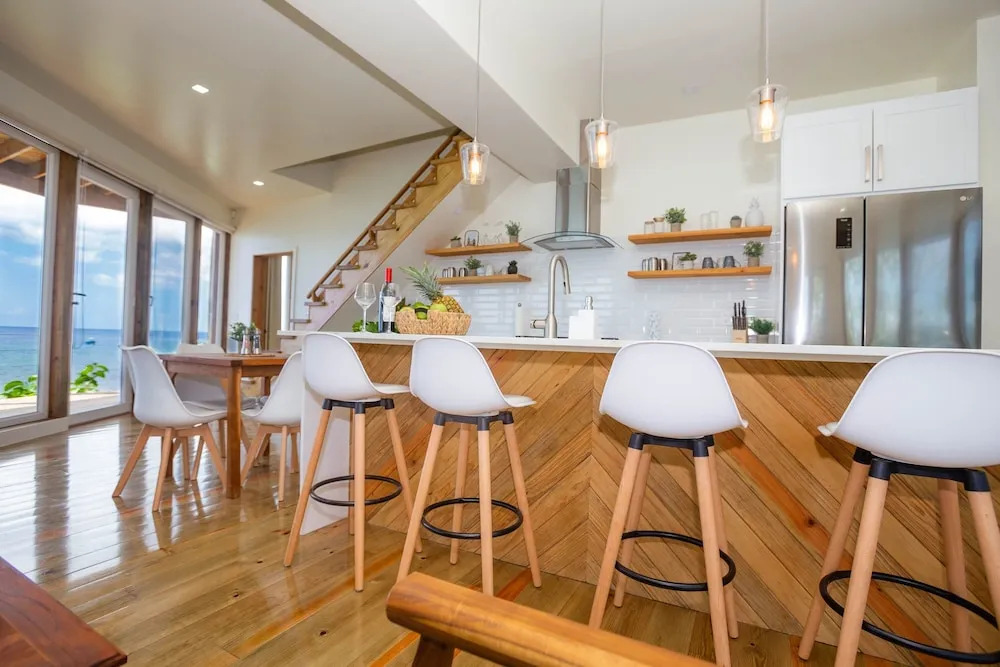 Wow! Views and more, fantastic 2 bedroom in West End - Villa Agua apts